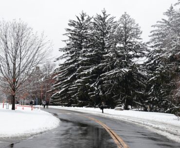 How to melt ice on driveway